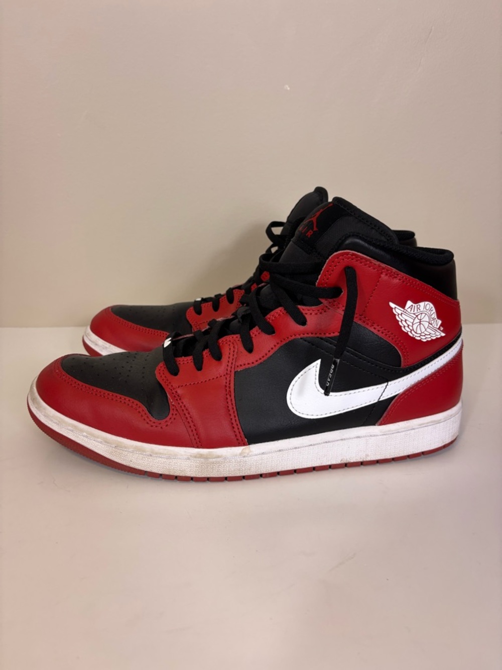 Air Jordan 1 Mid Black/Red/White Sneakers‎ Men’s 11.5